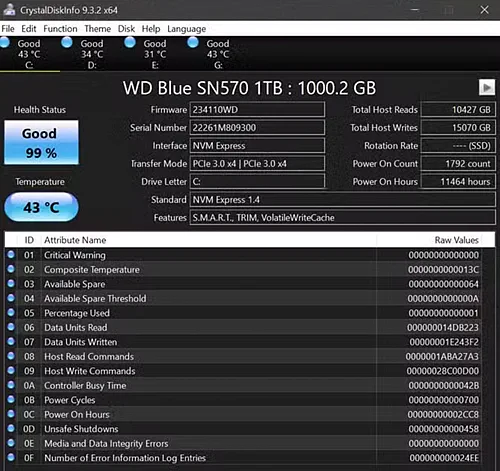 Проверка SMART-показателей накопителя в тёмном режиме CrystalDiskInfo