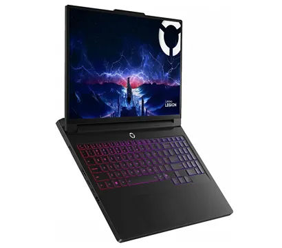 Игровой ноутбук Lenovo Legion 5i 15, чёрный корпус, клавиатура с RGB-подсветкой, на экране — фантастический пейзаж с молниями и замком