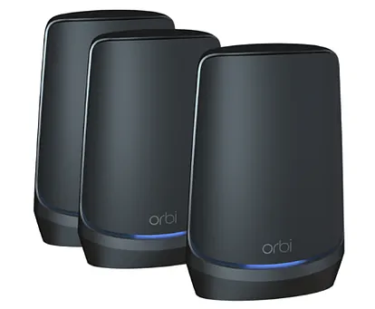 Маршрутизатор Netgear Orbi Mesh WiFi 6E Quad Band Router состоит из базовой станции и двух сателлитов
