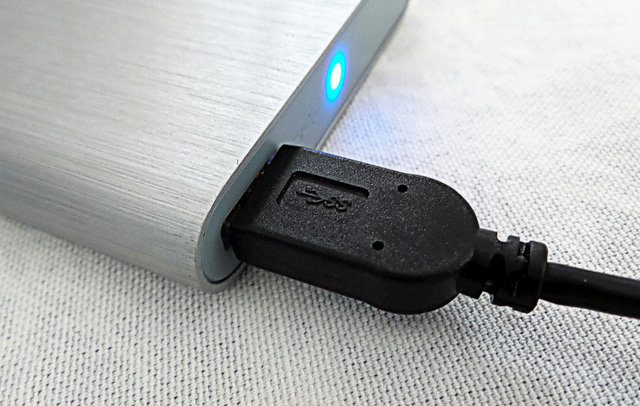 Подключение внешнего диска по USB кабелю